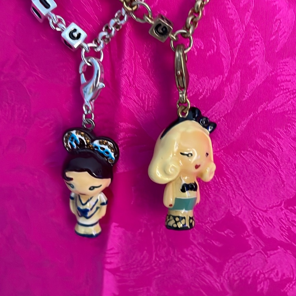 2 Necklaces. - image 1